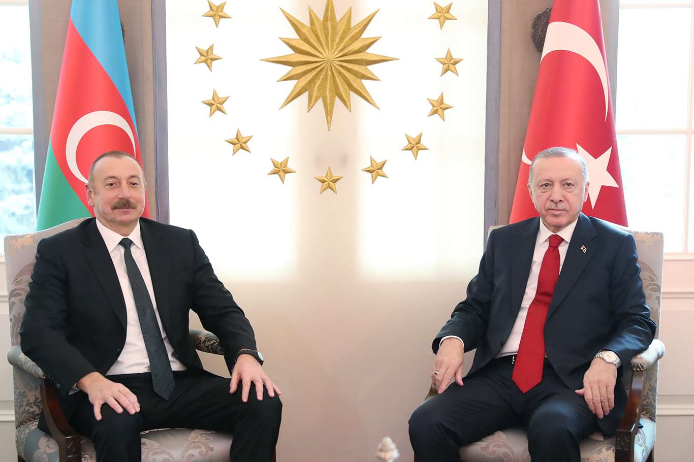 Cumhurbaşkanı Erdoğan, Azerbaycan Cumhurbaşkanı Aliyev ile bir araya geldi